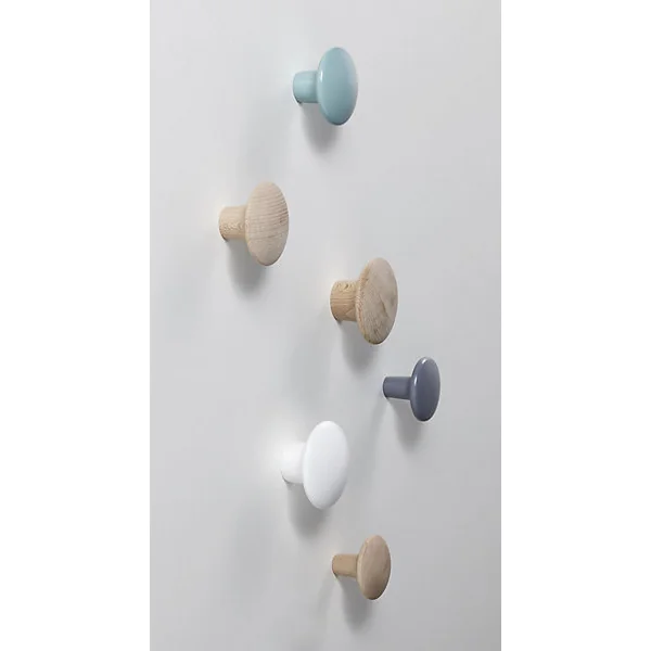 3 porte-manteaux boules multicolores en bois à fixer Form Lomé