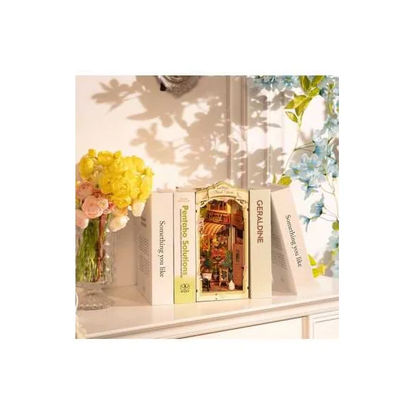 Maquette Floral Corner Book Nook - Rolife