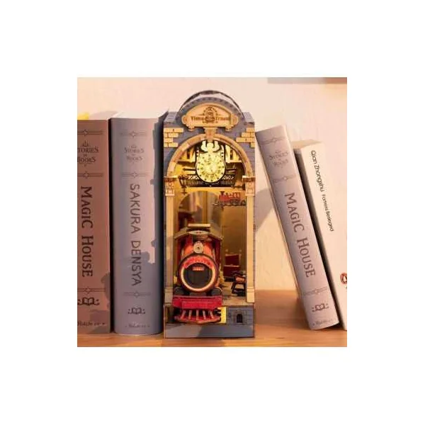 Maquette Time Travel Book Nook - Rolife