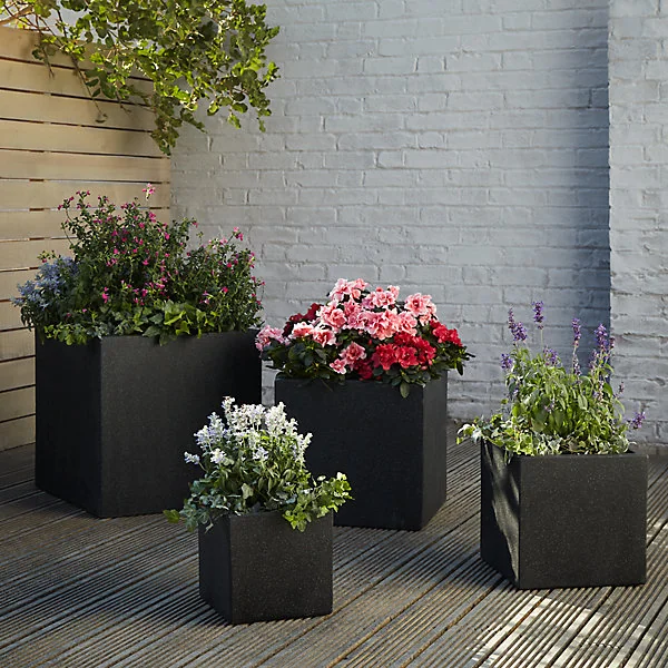 Pot carré ciment Blooma Hoa gris foncé 30 x 30 x h.30 cm